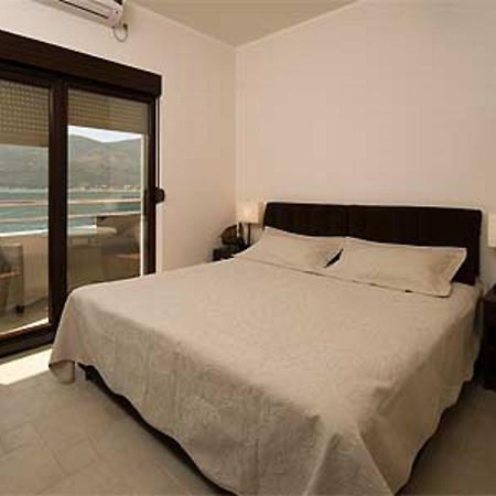 Apartments Twins Херцег Нови Стая снимка